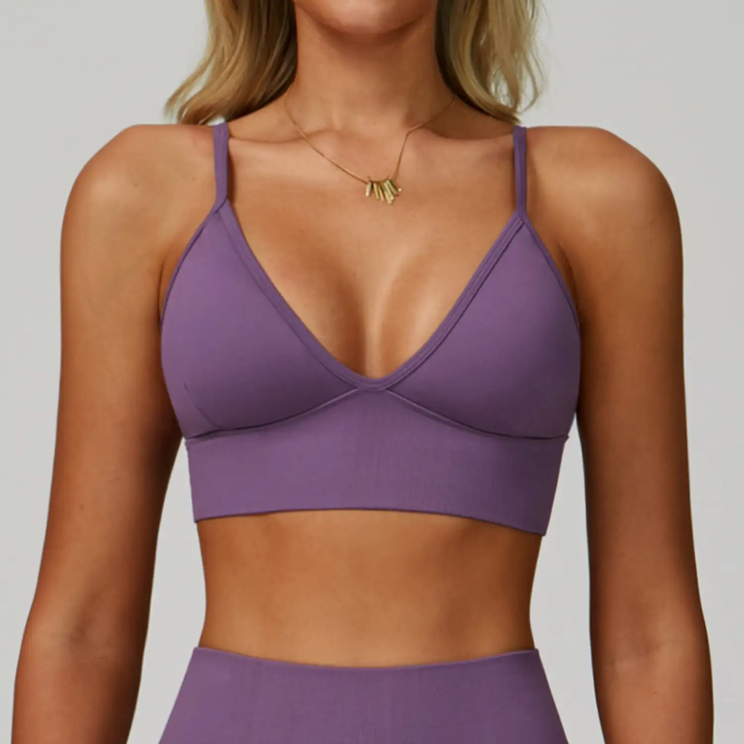 Seamless V-Neck Ribbed Yoga Bra with Adjustable Straps | OUYI Activewear