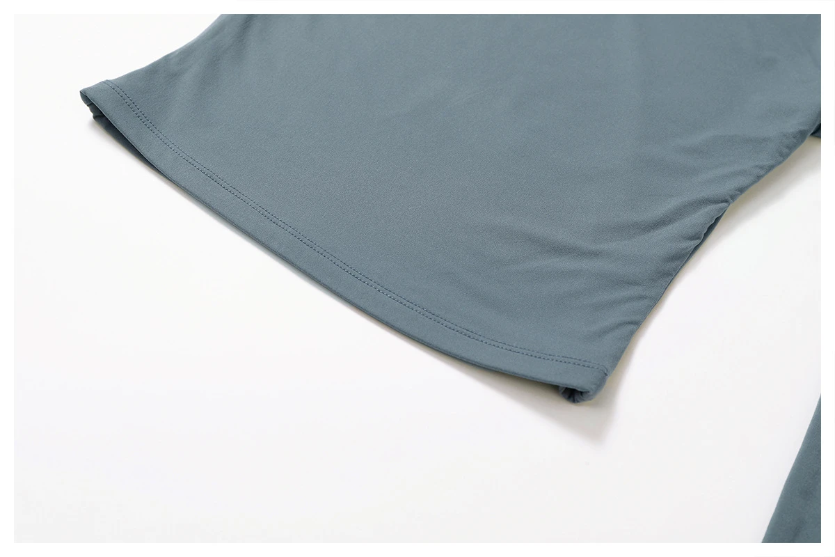 Slim Fit Crew Neck Cropped Long Sleeve Active Top