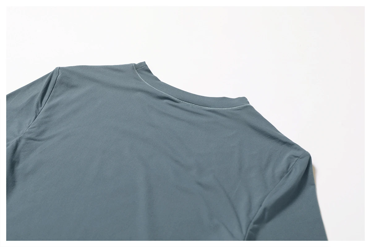 Slim Fit Crew Neck Cropped Long Sleeve Active Top